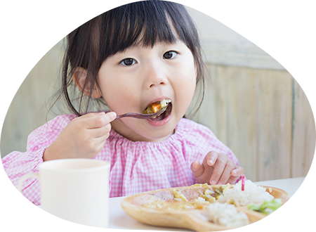 昼食時のイメージ